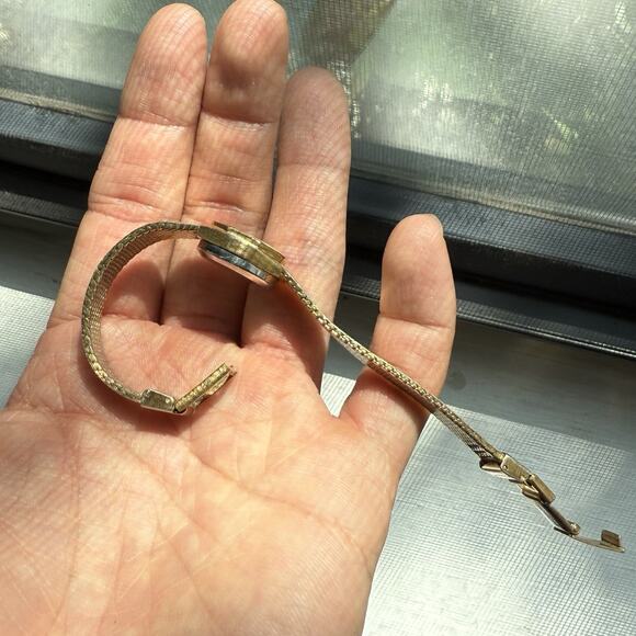 Vintage Jules Jurgensen Ladies Gold Tone Watch Dainty Quartz Japanese Movement - Picture 8 of 9